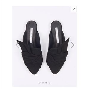 Veronica Beard 37.5 (size 7) Italian suede flat